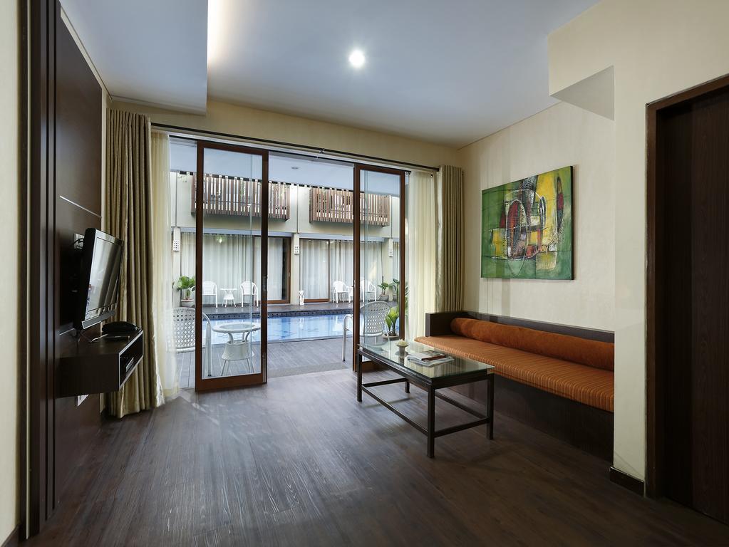 Devata Suites And Residence Легиан Экстерьер фото